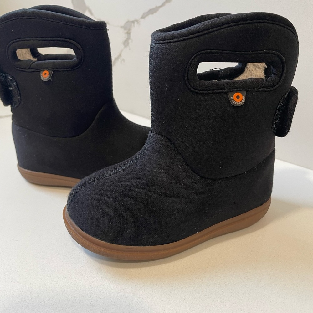 Baby Bogs Insulated Waterproof baby Boot excellent condition